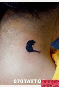 trabalhos frescos pequenos da tatuagem do gato do pescoço