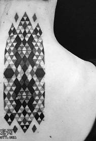 Patrón de tatuaje gráfico intensivo de cuello