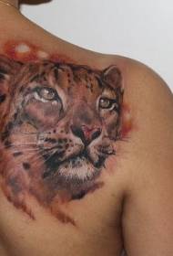 realistyczny tatuaż głowy tygrysa kolor barku