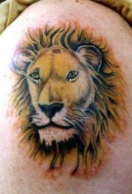 boja ramena Realistična slika tetovaža glave lava