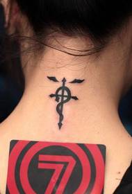Mädchen Hals Totem Kreuz Schlange Tattoo Muster