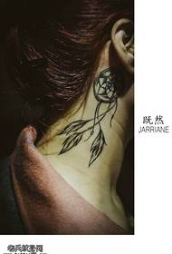 uzorak tetovaža ženskog uha za hvatanje snova