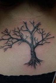 um padrão de tatuagem de árvore elegante no pescoço