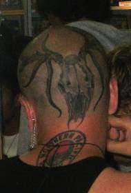 мужская голова страшного паука и круглое тату с логотипом