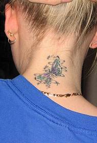 Tatuaje de mariposa azul con bo aspecto de pescozo feminino de moda