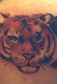 foto tatuaggio testa di tigre color spalla