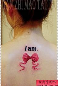 непрофільна дівчина татуювання лук на шиї