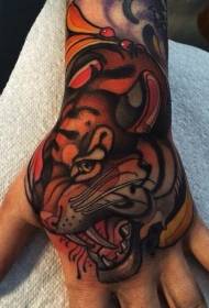 цветна ръка нова училище стил тигър татуировка главата снимка