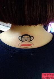 una figura di tatuatu hà cunsigliatu un collu U tatuu di scimmia di bocca grossa funziona