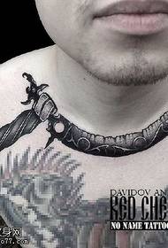 Uzorak za tetovažu šljokica na vratu