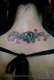 Узорак тетоваже врата: шарени узорак љубави тетоважа