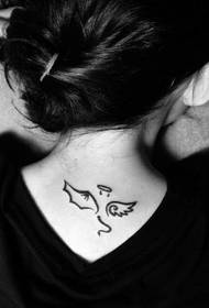 meisje nek goed uitziende populaire totem vleugels tattoo patroon