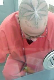 mannlig hode grått cannabisblad tatoveringsmønster
