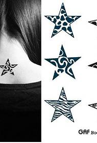 Tattoo ဆိုင်တွင်လည်ပင်းငါးချောင်းပါသောကြယ်ပွင့်ပုံစံကိုအကြံပြုသည်