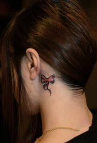 arrosa cute arku belarri tatuaje eredua