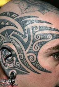 galvas totēma tetovējuma modelis