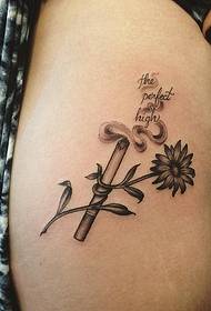 stehná sexy dym malé čerstvé kvetinové tetovanie list vzor