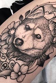 thigh husky flower European and American black and gray tattoo pattern