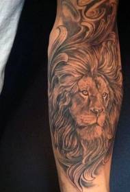patró de tatuatge de cap de lleó d'estil gris de braç negre
