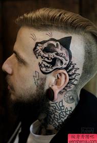 hoofd creatieve tattoo werkt