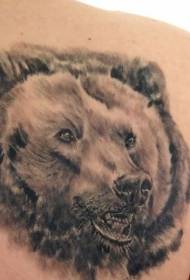 povratak realističan uzorak medvjeđe glave tetovaža