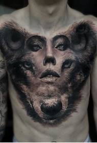 pieptul este dificil Fața de femeie neagră de încredere cu cap de urs combinat cu model de tatuaj