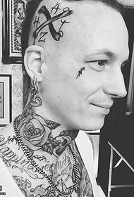 motif de tatouage des os de la tête
