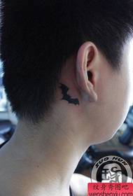 ušné populárne tetovanie netopierov