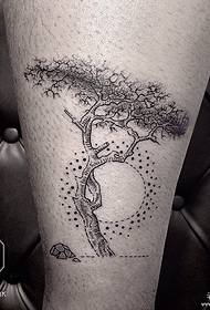 татуировка на прасеца линия линия дърво татуировка модел татуировка
