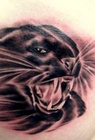 прекрасен черен модел на татуировка на гърдите на главата на пантера