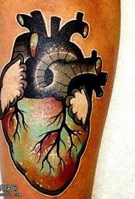 kleuren hart tattoo patroon