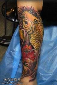 腿部黄金鲤鱼纹身图案