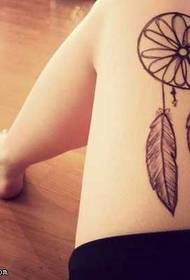 noga lijepi svježi uzorak tetovaža hvatača snova