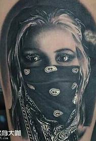 Kaki Mask Wanita Pola Tattoo