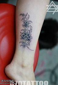 Patron de tatouage vigne belle fleur
