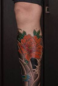 package calf color peony flower tattoo pattern is very eye-catching