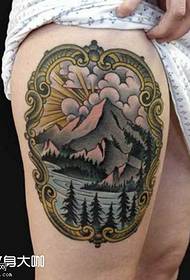 Patron de tatouage de montagne neige