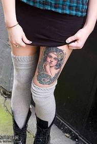 kojos mergaitės tatuiruotės modelis