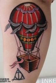 нога красиві повітряні кулі татуювання візерунок