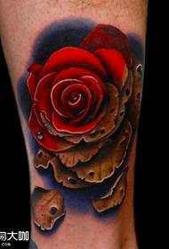 腿部玫瑰纹身图案