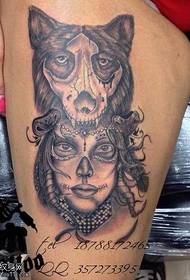 noga vuka djevojka uzorak tetovaža
