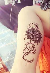 κορίτσι μοτίβο μόδας μοτίβο τατουάζ Henna