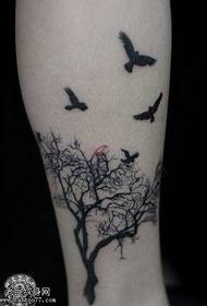 modello di tatuaggio totem di uccello albero popolare gamba