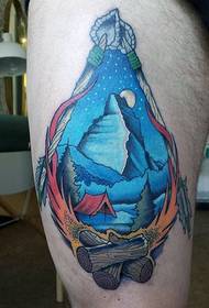 слика ногу тетоважа у боји