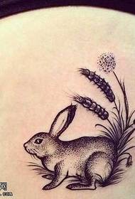 patró de tatuatge de conill picat de cames