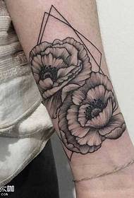 padrão de tatuagem de flor de perna
