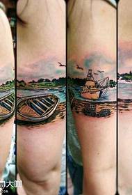 model de tatuaj barca picioarelor