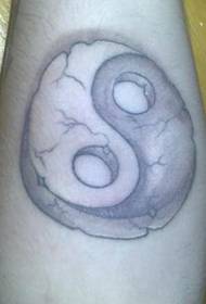 slika yin i yang trač tetovaža slika