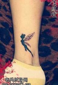 ခြေထောက်လှပသော Elf Tattoo ပုံစံ