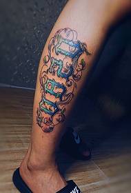 Chicano digitālo ziedu tetovējuma tetovējums teļā